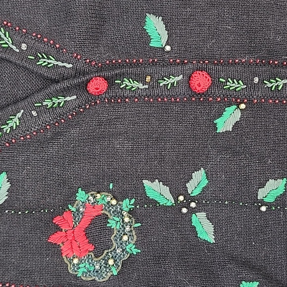 CHRISTMAS WOMEN'S VEST, Large, Great Shape, Embroidered Detail! - Picture 3 of 3